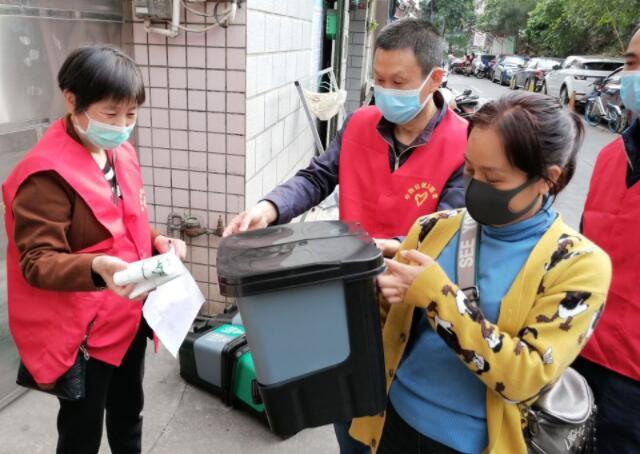 发放叼嘿视频在线观看分类设备，同创美丽和谐社区建设